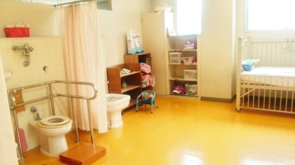 市立養護・トイレ